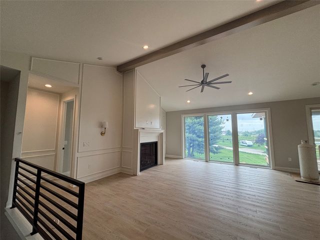 15801 Hickory Drive, Urbandale, IA 50323