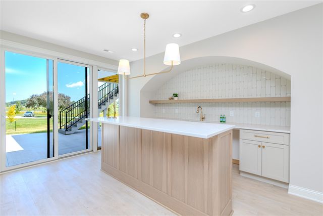 15801 Hickory Drive, Urbandale, IA 50323