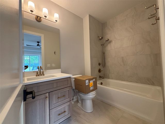 15801 Hickory Drive, Urbandale, IA 50323