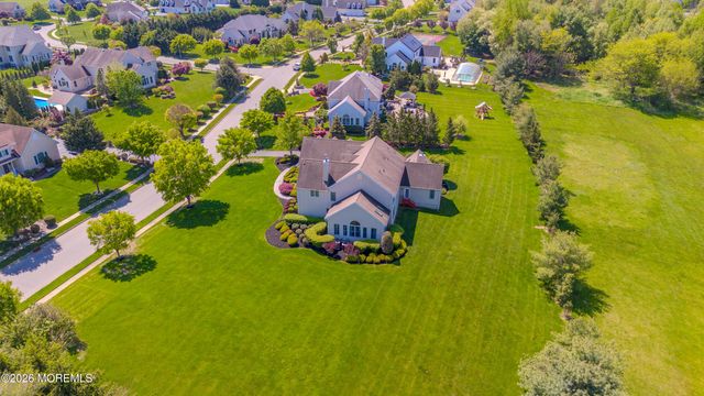 2 Linwood Drive, Monroe, NJ 08831