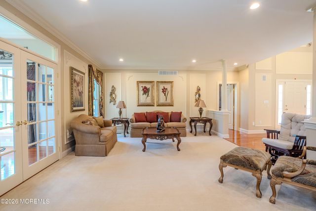 2 Linwood Drive, Monroe, NJ 08831
