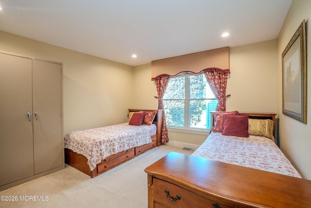 2 Linwood Drive, Monroe, NJ 08831