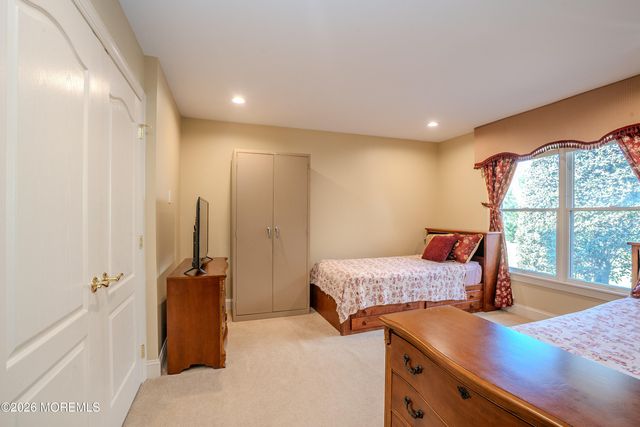 2 Linwood Drive, Monroe, NJ 08831