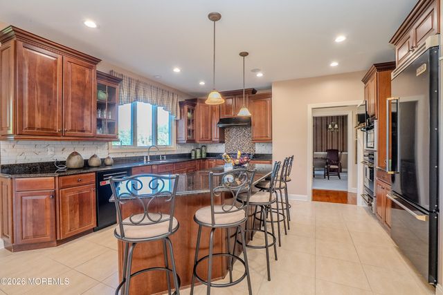 2 Linwood Drive, Monroe, NJ 08831
