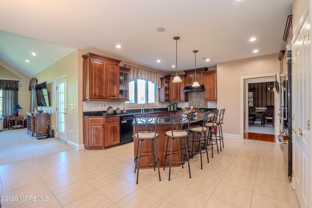 2 Linwood Drive, Monroe, NJ 08831