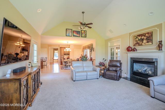 2 Linwood Drive, Monroe, NJ 08831