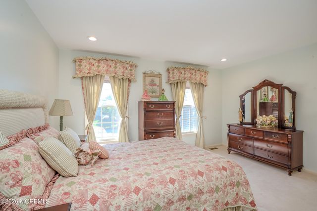 2 Linwood Drive, Monroe, NJ 08831