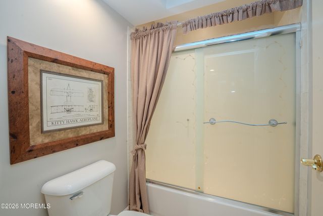 2 Linwood Drive, Monroe, NJ 08831