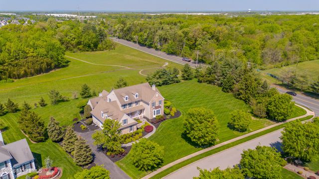 2 Linwood Drive, Monroe, NJ 08831