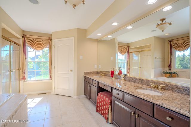 2 Linwood Drive, Monroe, NJ 08831