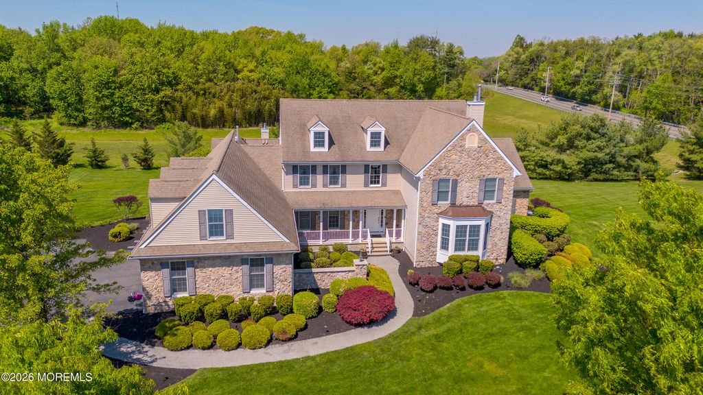 2 Linwood Drive, Monroe, NJ 08831