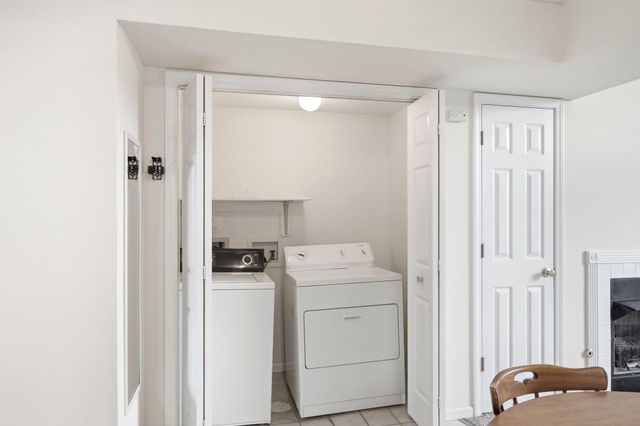 12 N CEDAR LAKE E DR, Columbia, MO 65203