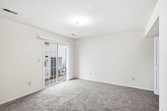 12 N CEDAR LAKE E DR, Columbia, MO 65203