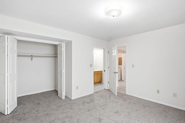 12 N CEDAR LAKE E DR, Columbia, MO 65203