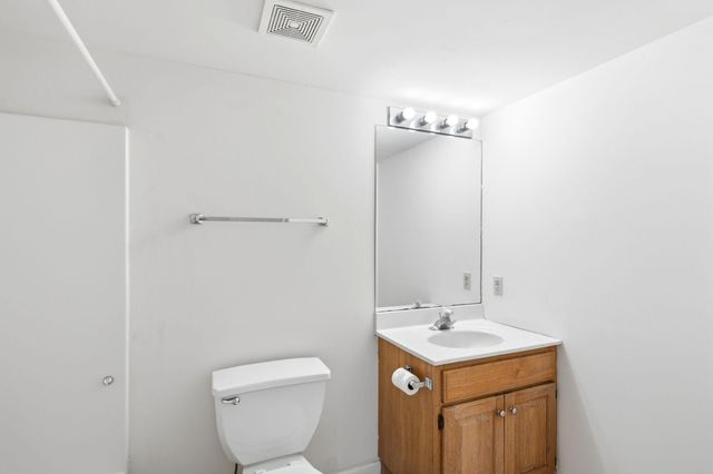 12 N CEDAR LAKE E DR, Columbia, MO 65203