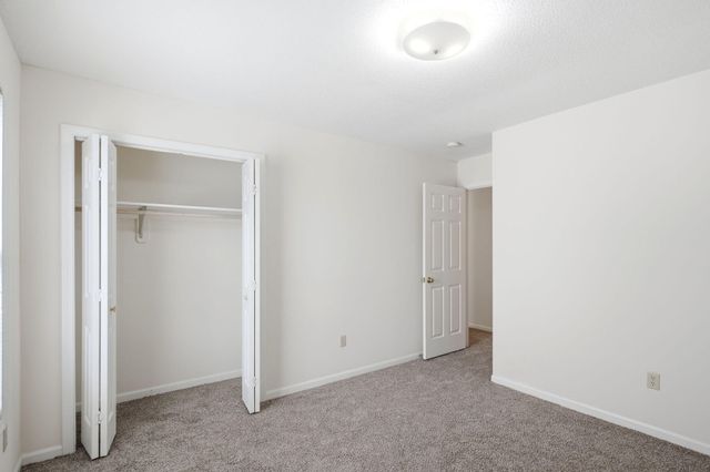 12 N CEDAR LAKE E DR, Columbia, MO 65203
