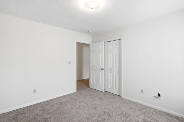 12 N CEDAR LAKE E DR, Columbia, MO 65203