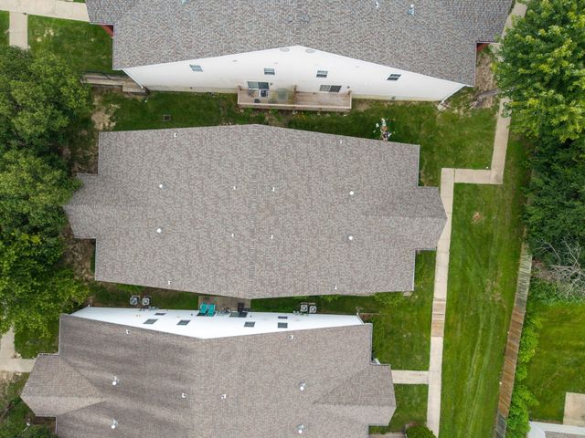 12 N CEDAR LAKE E DR, Columbia, MO 65203