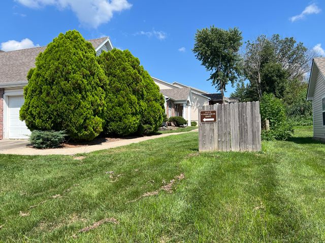 12 N CEDAR LAKE E DR, Columbia, MO 65203