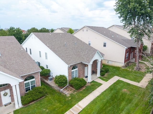 12 N CEDAR LAKE E DR, Columbia, MO 65203