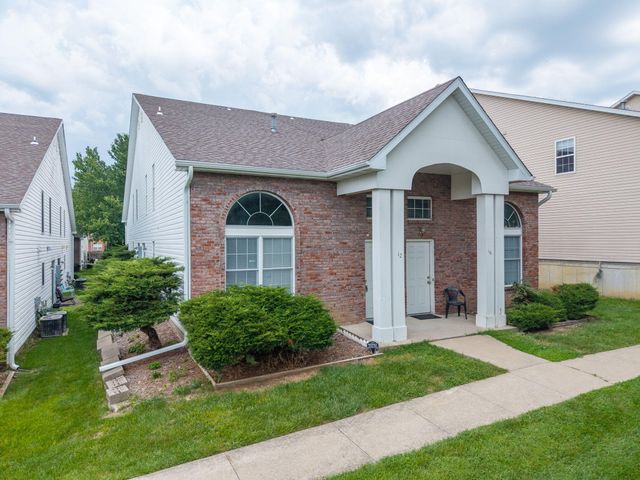 12 N CEDAR LAKE E DR, Columbia, MO 65203
