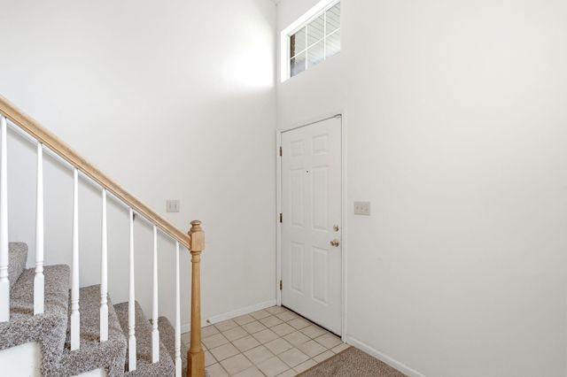 12 N CEDAR LAKE E DR, Columbia, MO 65203