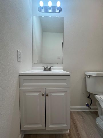 306 S Virginia Street, La Porte, TX 77571