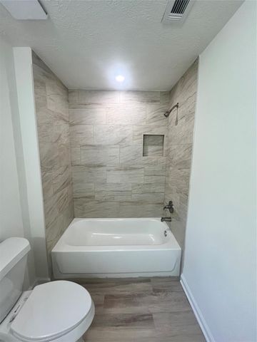 306 S Virginia Street, La Porte, TX 77571