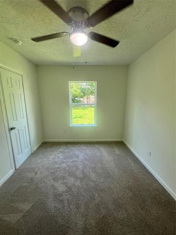 306 S Virginia Street, La Porte, TX 77571