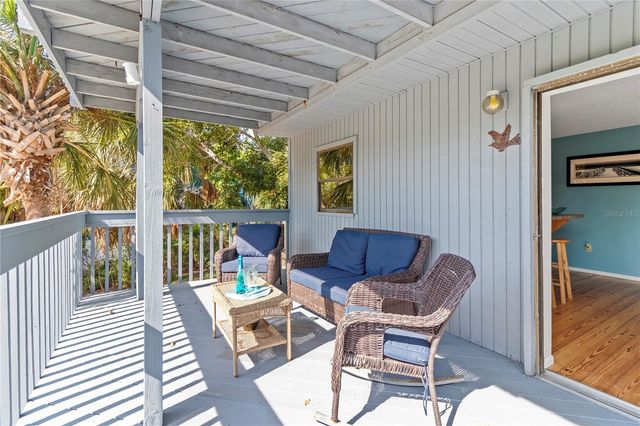 356 ISLAND CIRCLE, Sarasota, FL 34242