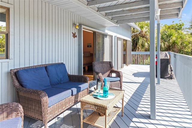 356 ISLAND CIRCLE, Sarasota, FL 34242