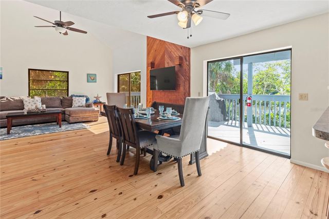 356 ISLAND CIRCLE, Sarasota, FL 34242