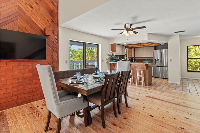 356 ISLAND CIRCLE, Sarasota, FL 34242