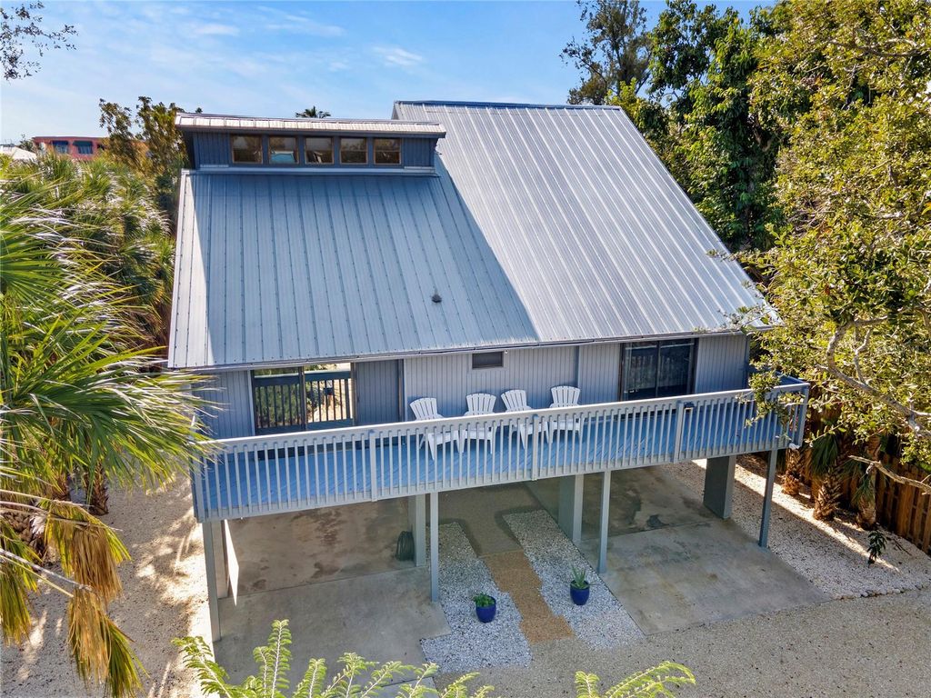 356 ISLAND CIRCLE, Sarasota, FL 34242