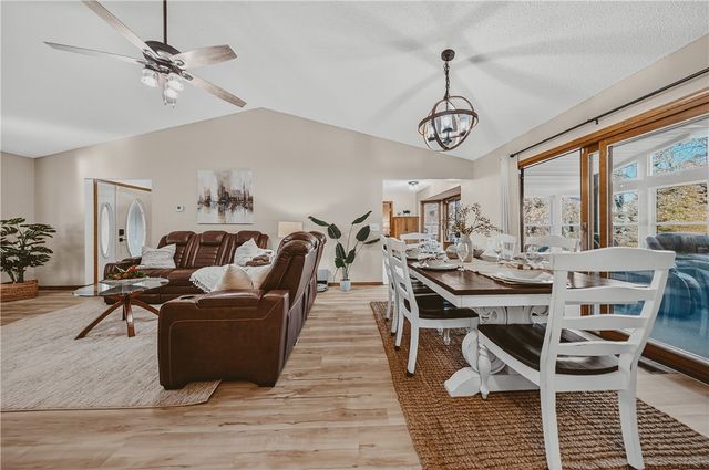 10 Newburgh Drive, Bella Vista, AR 72715