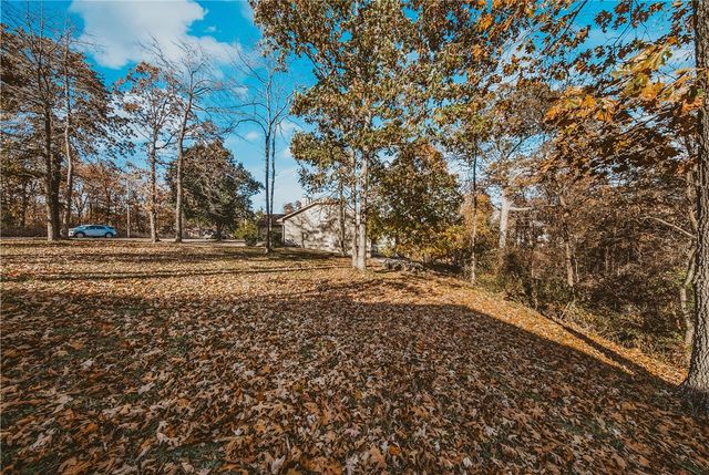 10 Newburgh Drive, Bella Vista, AR 72715
