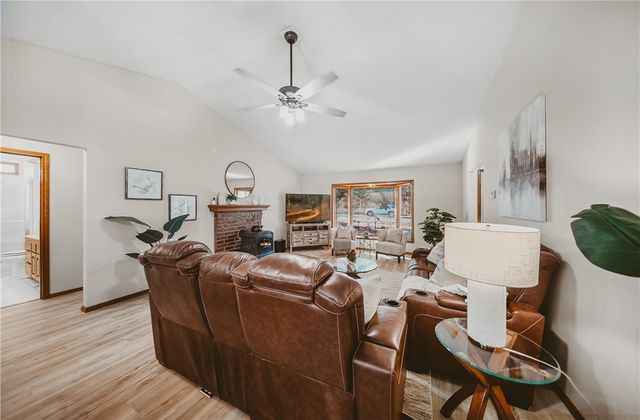 10 Newburgh Drive, Bella Vista, AR 72715