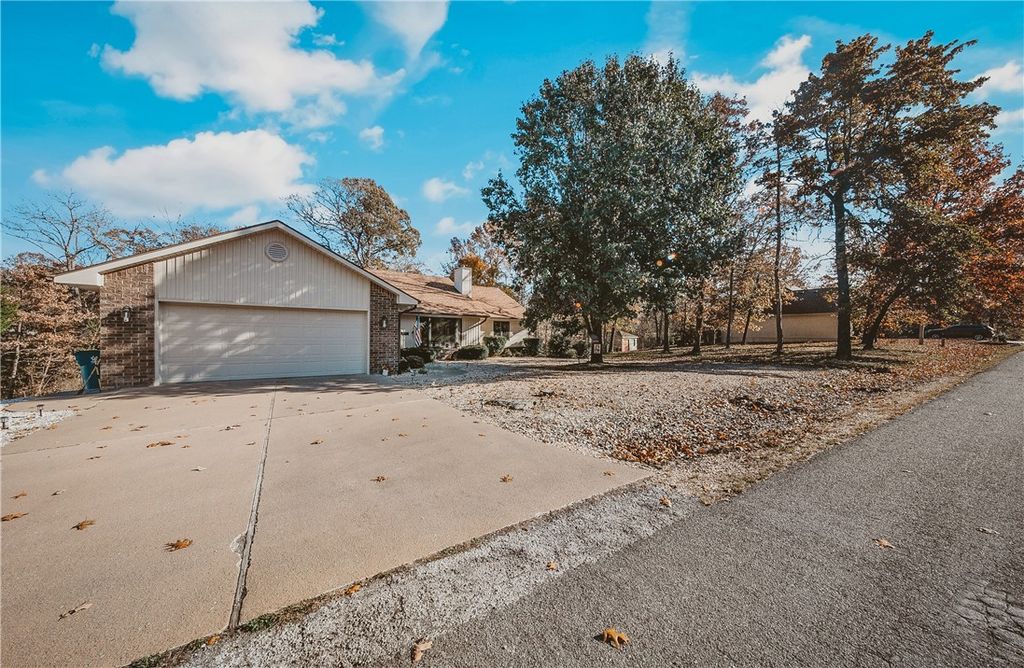 10 Newburgh Drive, Bella Vista, AR 72715