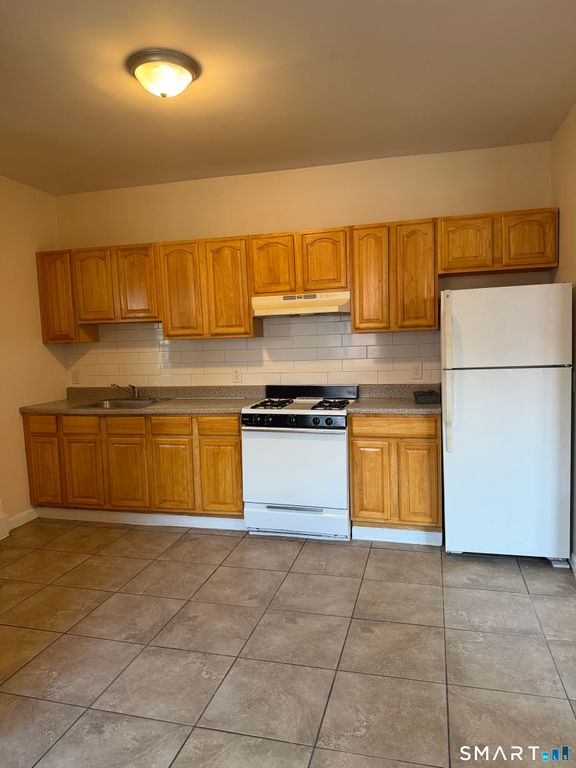 174 Park Terrace, Hartford, CT 06106