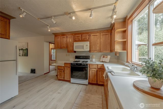 20006 68th Avenue NE, Kenmore, WA 98028