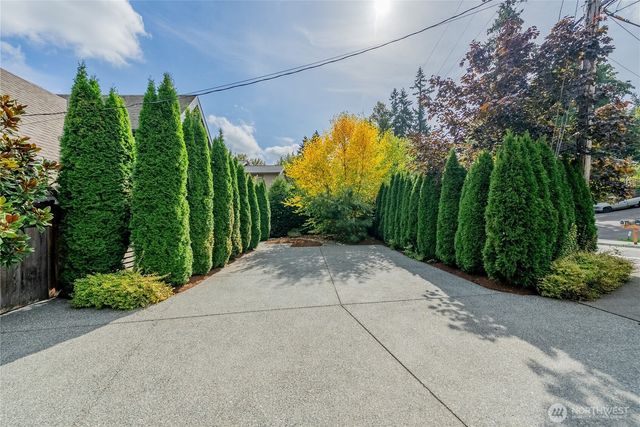 20006 68th Avenue NE, Kenmore, WA 98028