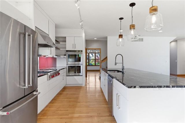 4213 NE Kennesaw Ridge, Lee's Summit, MO 64064