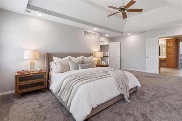 4213 NE Kennesaw Ridge, Lee's Summit, MO 64064