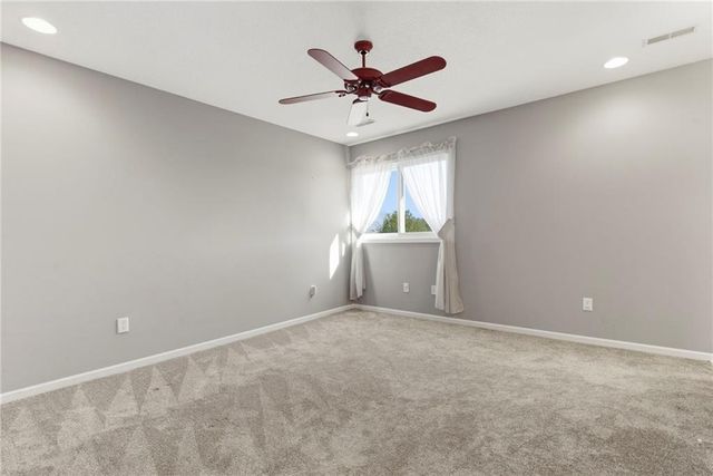 4213 NE Kennesaw Ridge, Lee's Summit, MO 64064