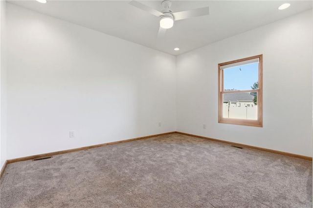 4213 NE Kennesaw Ridge, Lee's Summit, MO 64064