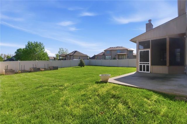 4213 NE Kennesaw Ridge, Lee's Summit, MO 64064