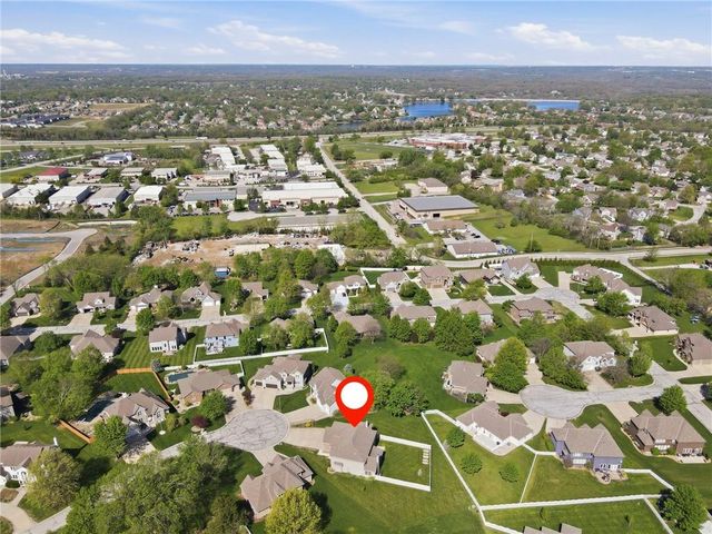4213 NE Kennesaw Ridge, Lee's Summit, MO 64064