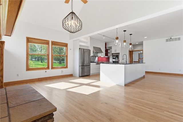4213 NE Kennesaw Ridge, Lee's Summit, MO 64064