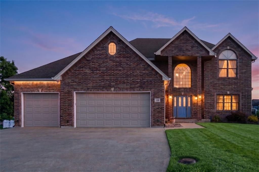 4213 NE Kennesaw Ridge, Lee's Summit, MO 64064