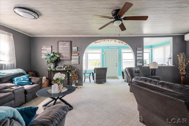 1398 Lakeshore Drive, Brooklyn, MI 49230
